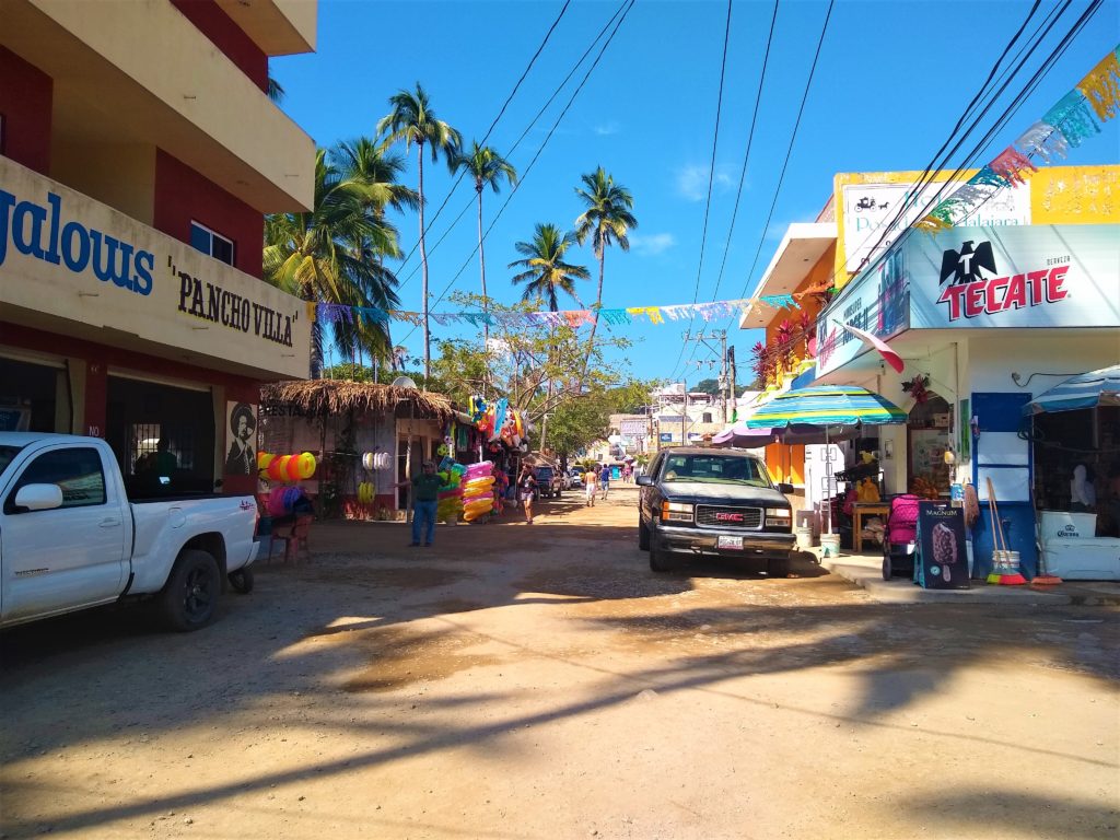 Chakala street view - charming town worth a visit!