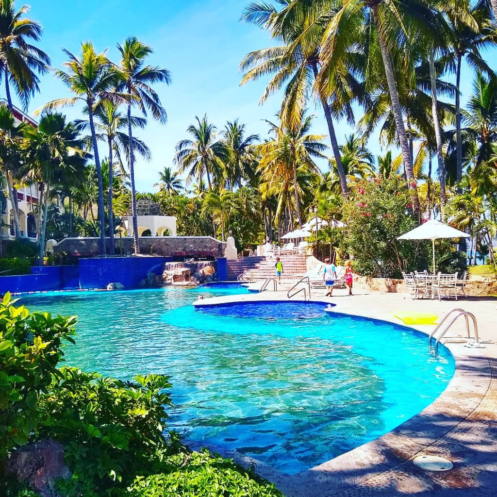 Wow, beautiful pool at Isla Navidad resort in Barra de Navidad