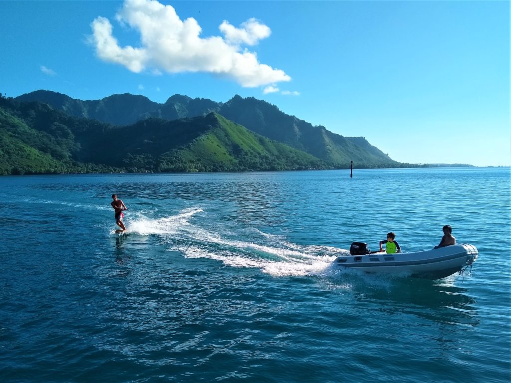 Dad practicing his skurfing in Moorea