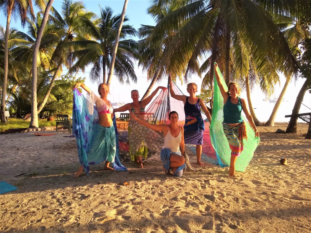 Evening belly dancing with veils.