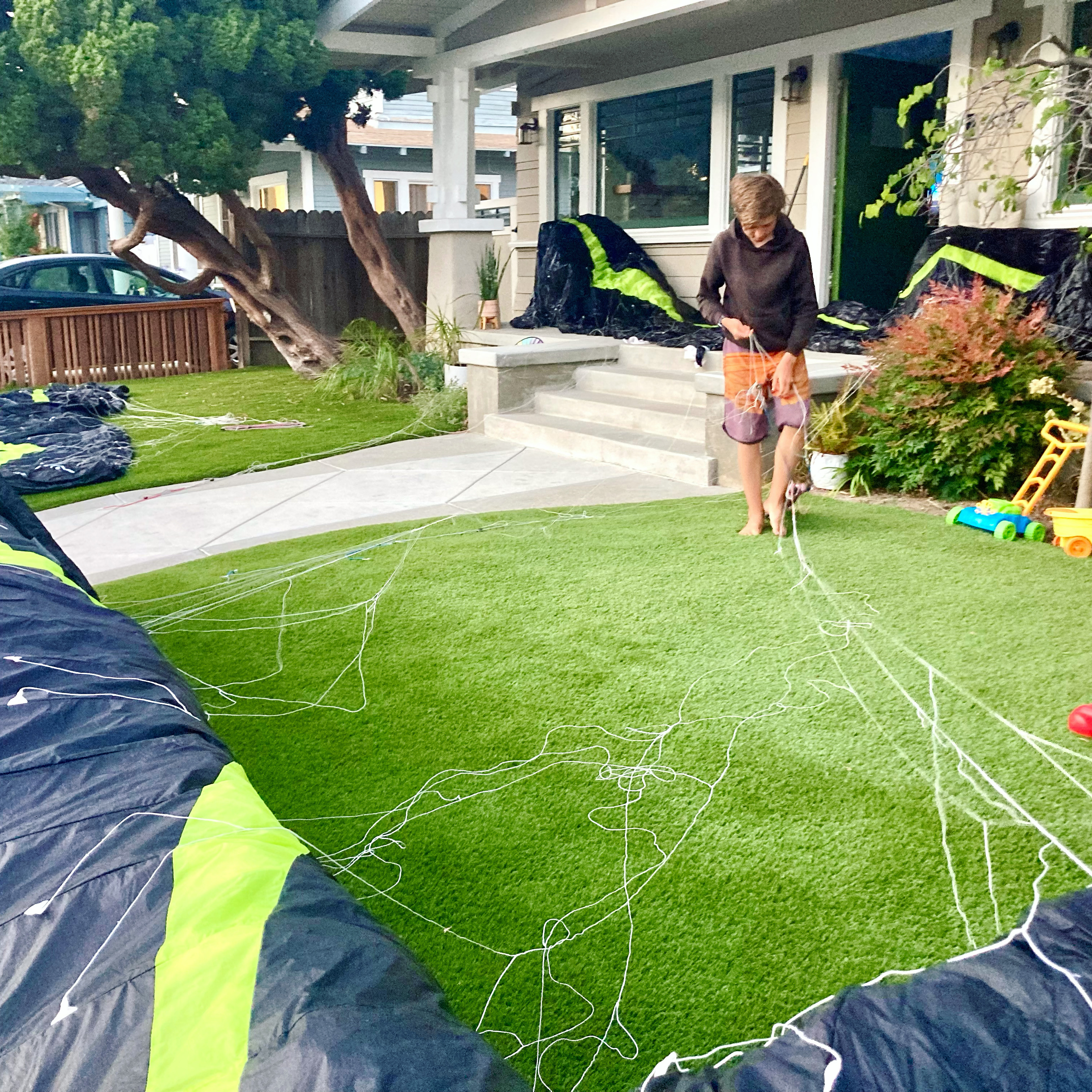 Drying kites at our bungalow after long week of intense training -  thank you team USA!